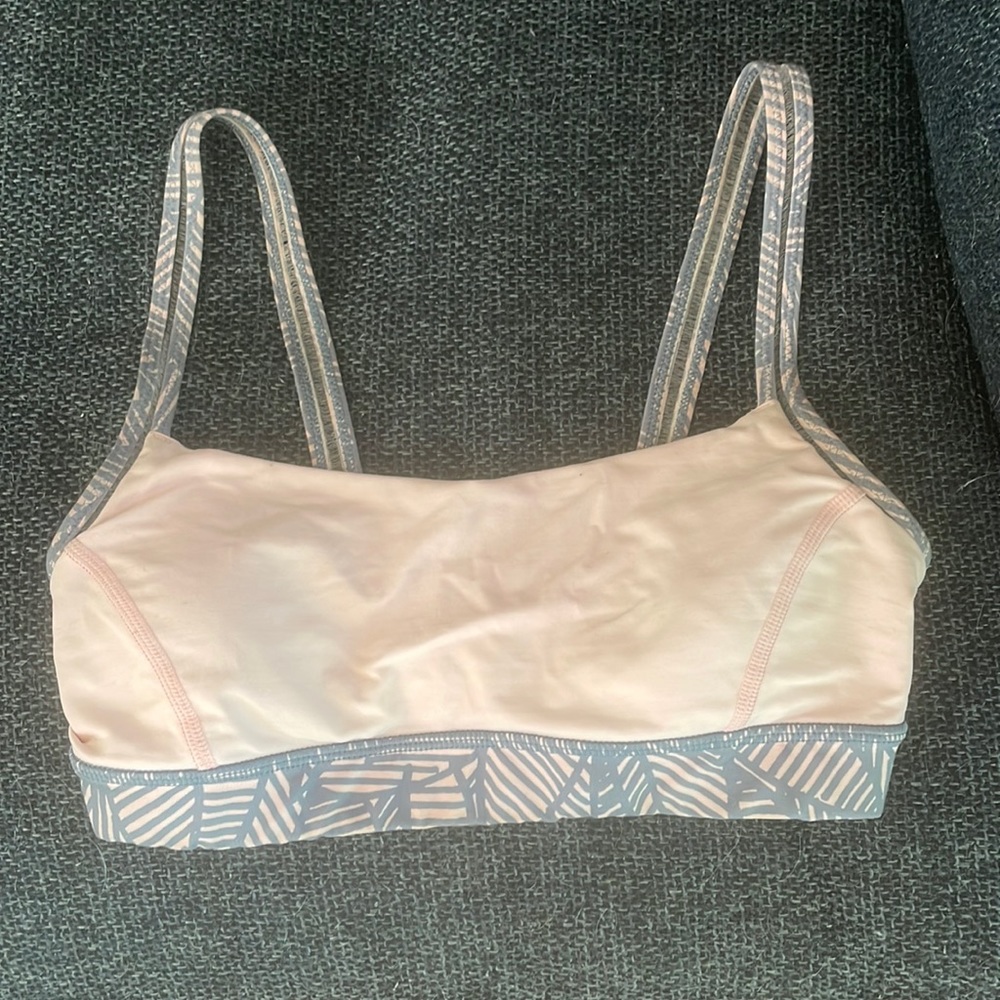 Lululemon sports bra